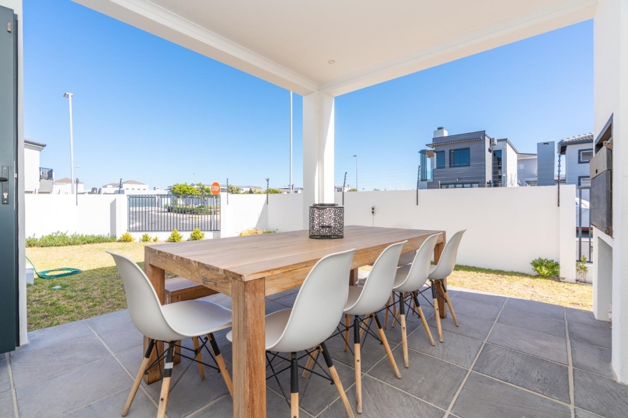 4 Bedroom Property for Sale in Sandown Western Cape